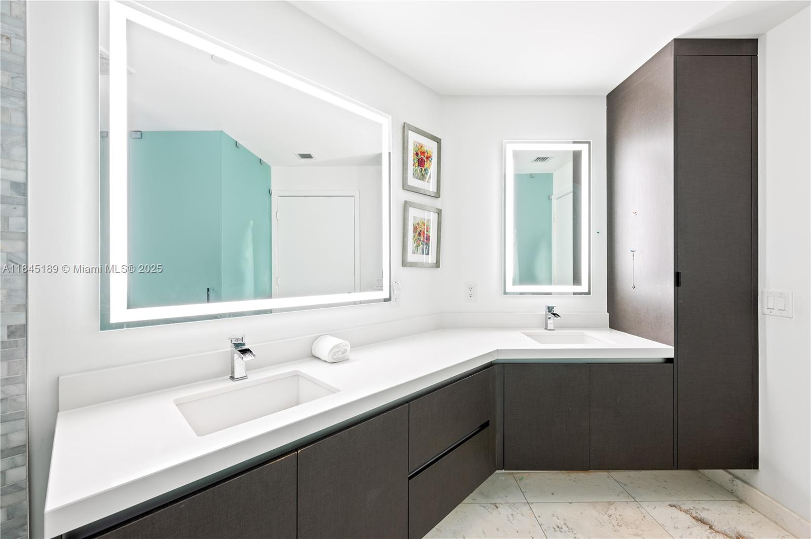 PARAMOUNT MIAMI WORLDCENT - Residential