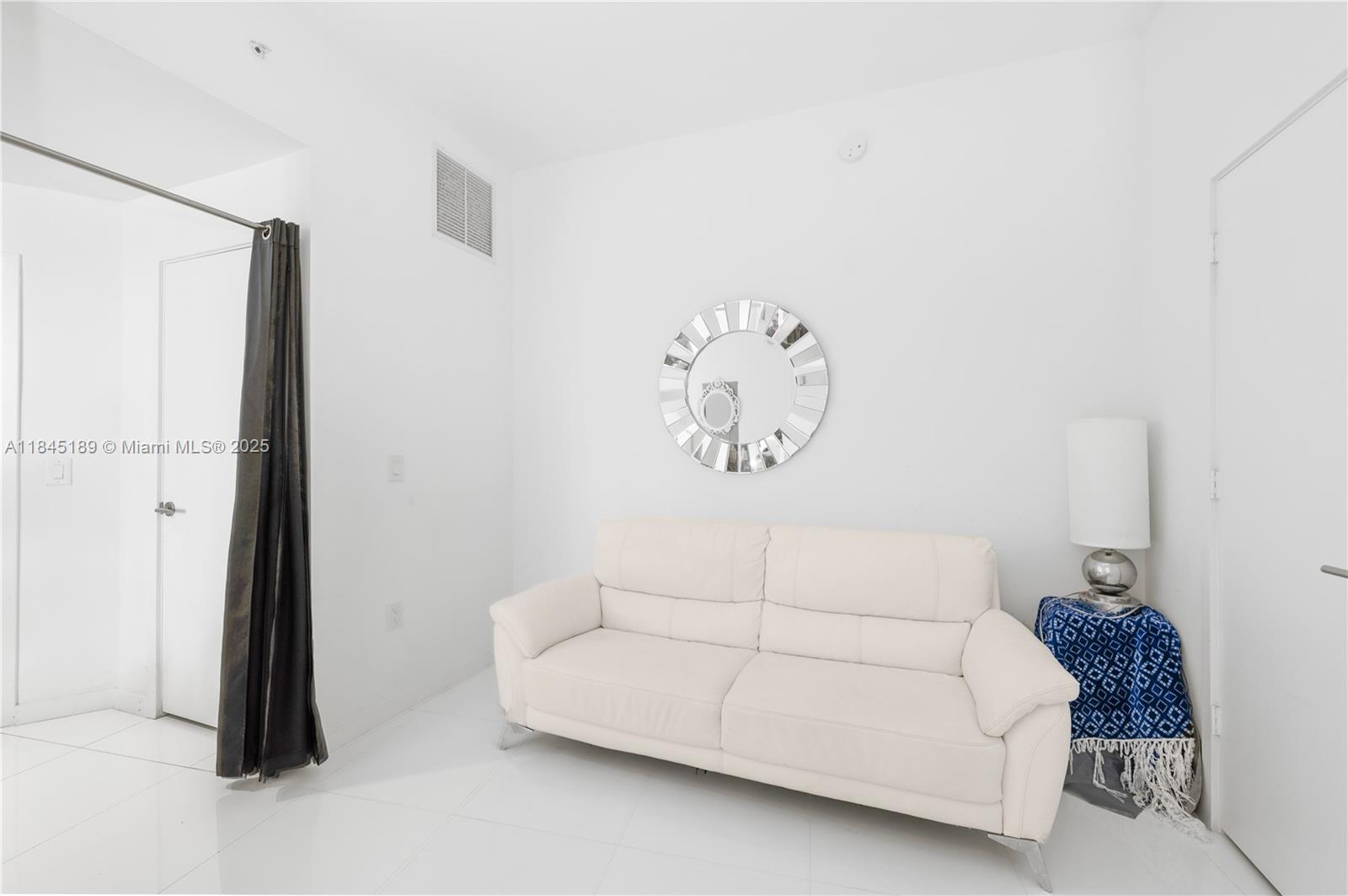 PARAMOUNT MIAMI WORLDCENT - Residential