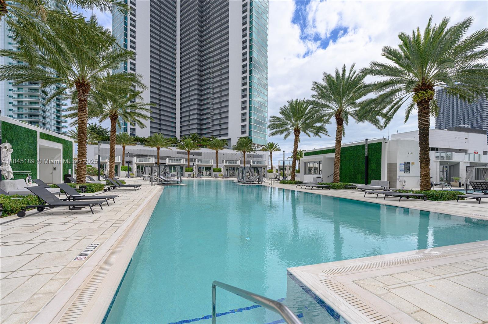 PARAMOUNT MIAMI WORLDCENT - Residential