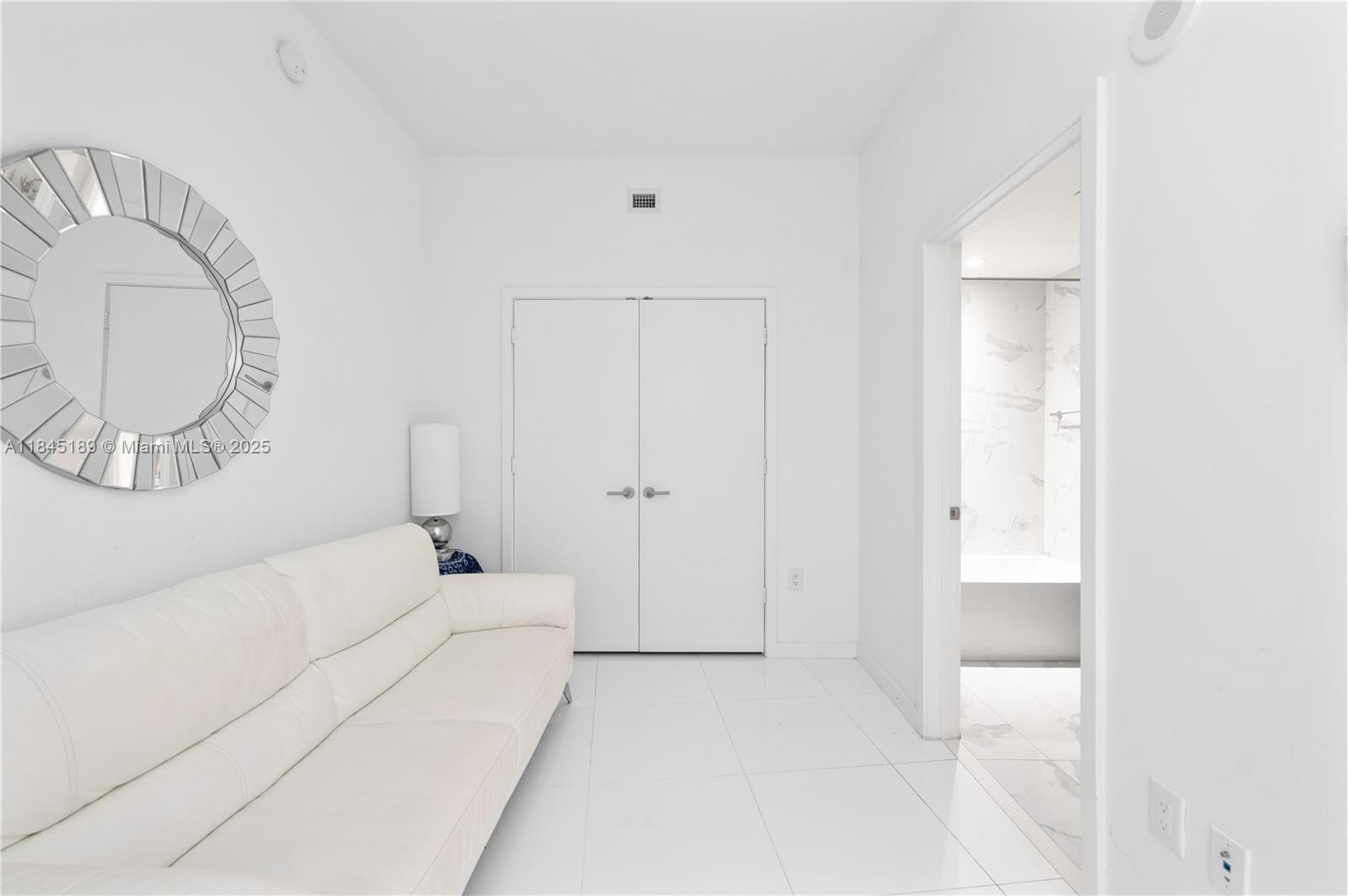 PARAMOUNT MIAMI WORLDCENT - Residential