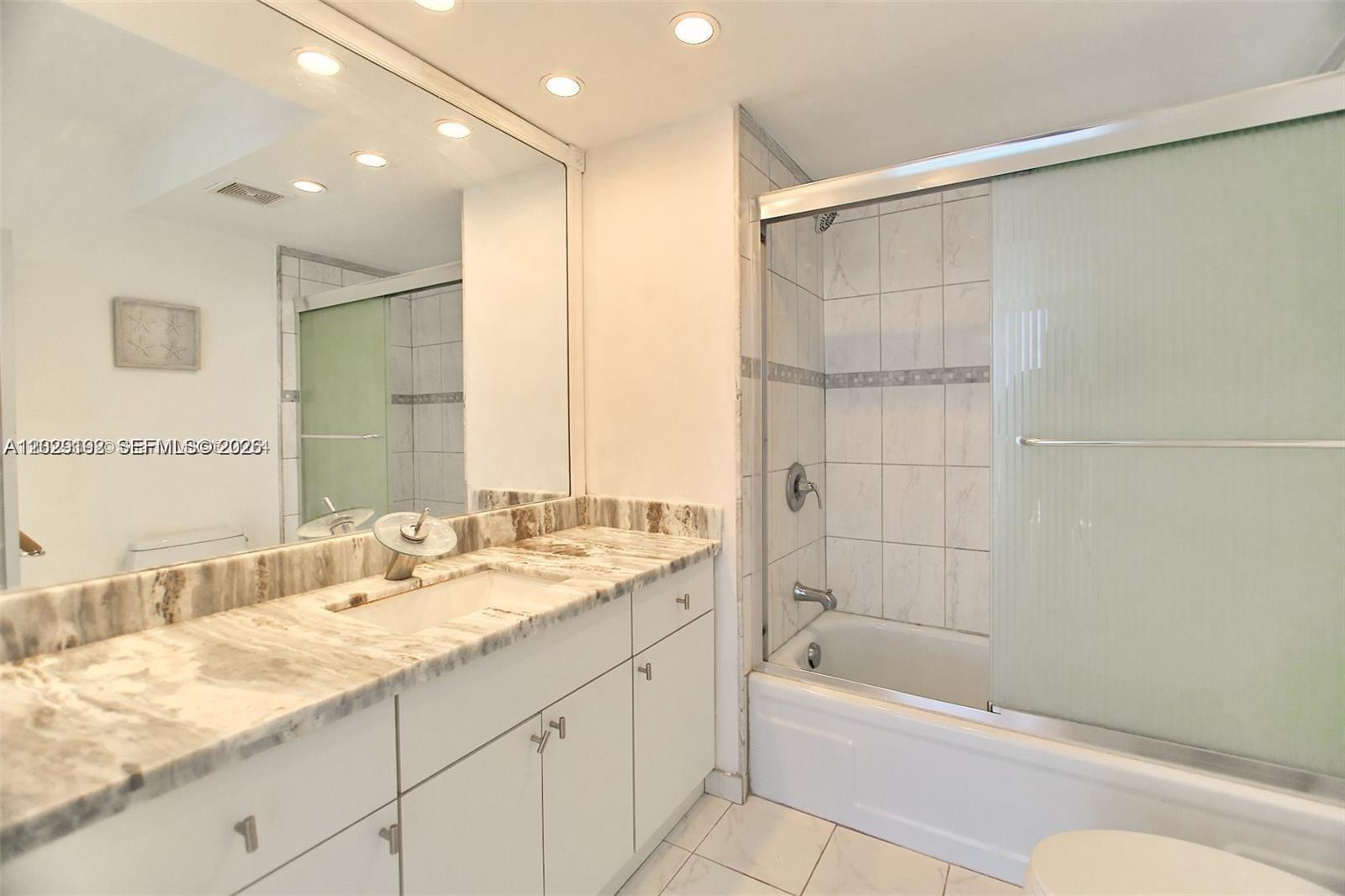 EMBASSY TOWER II INC COND - Residential Lease