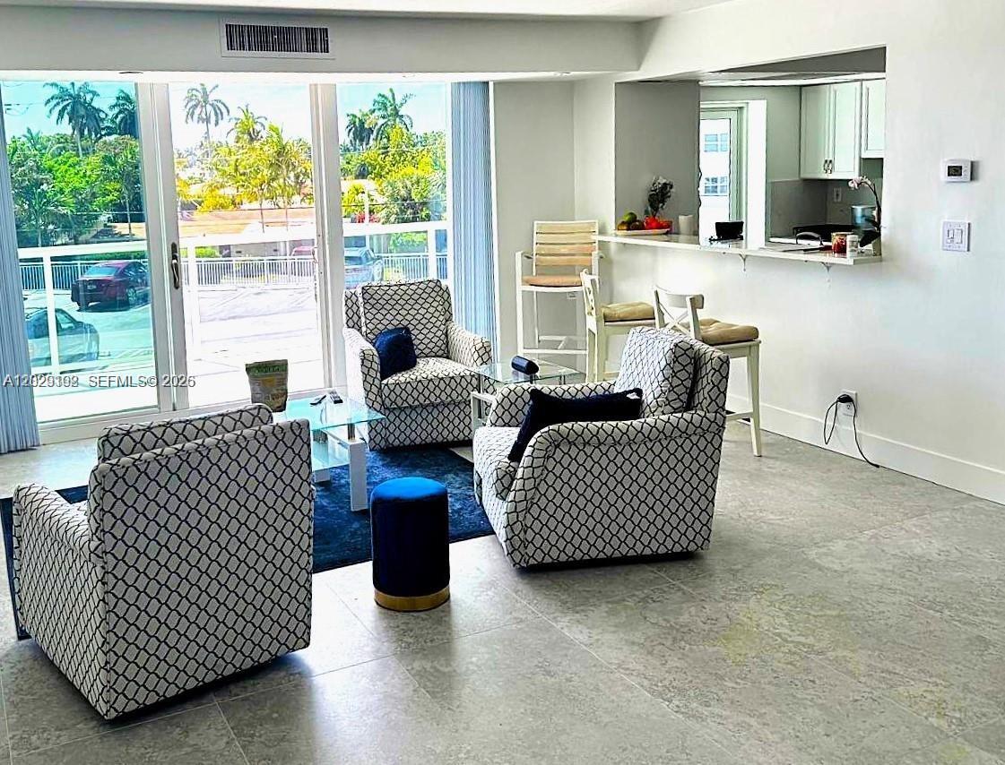 EMBASSY TOWER II INC COND - Residential Lease