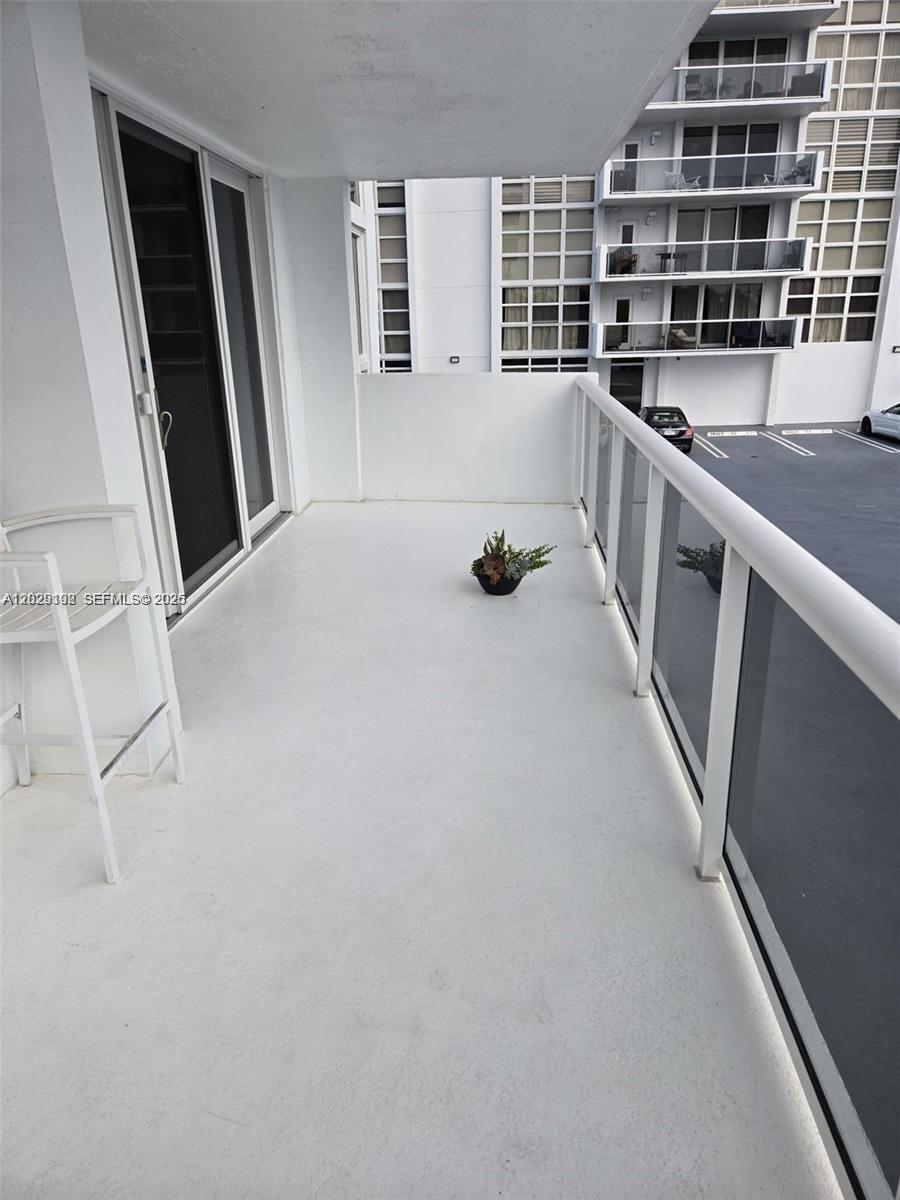 EMBASSY TOWER II INC COND - Residential Lease