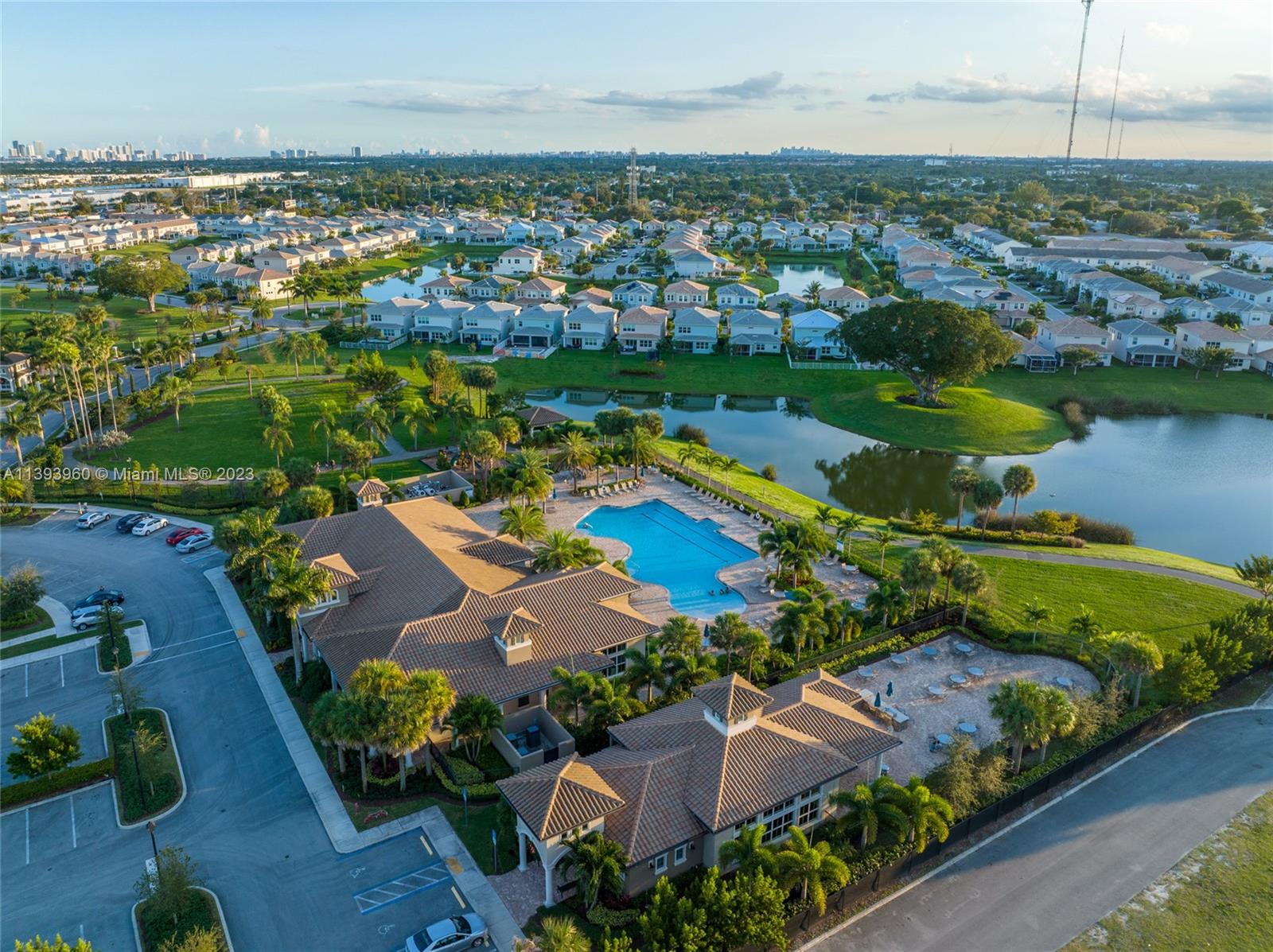 HILLCREST COUNTRY CLUB NO - Residential