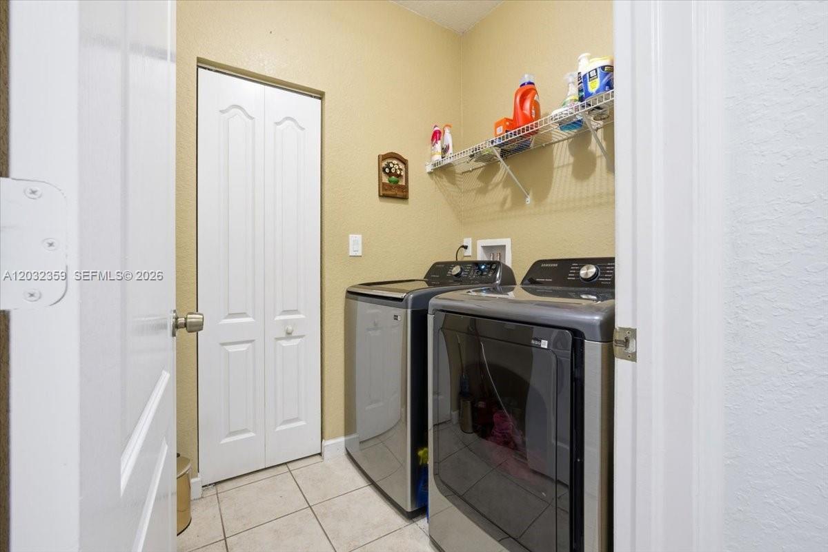 AB AT TAMIAMI TRAIL PHASE - Residential