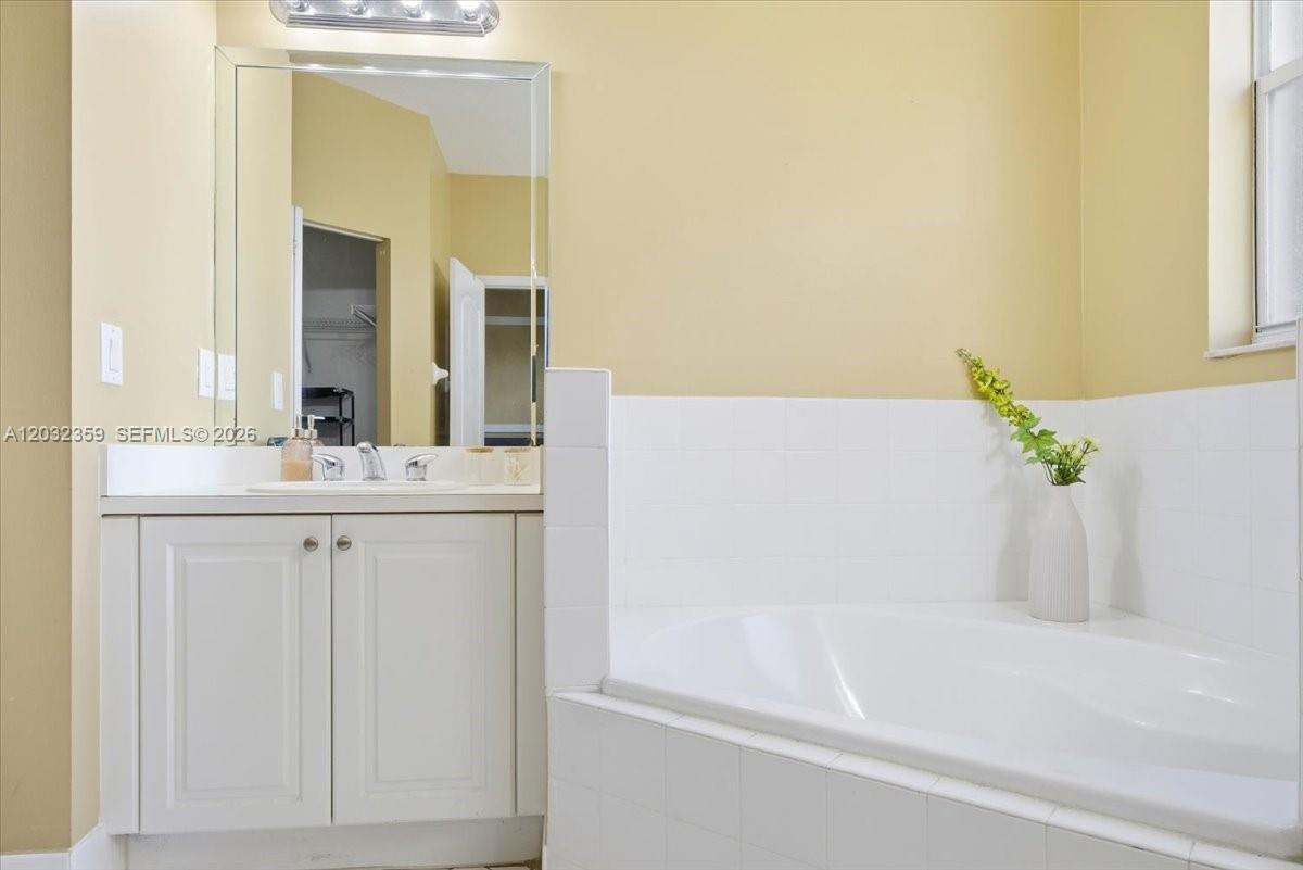 AB AT TAMIAMI TRAIL PHASE - Residential