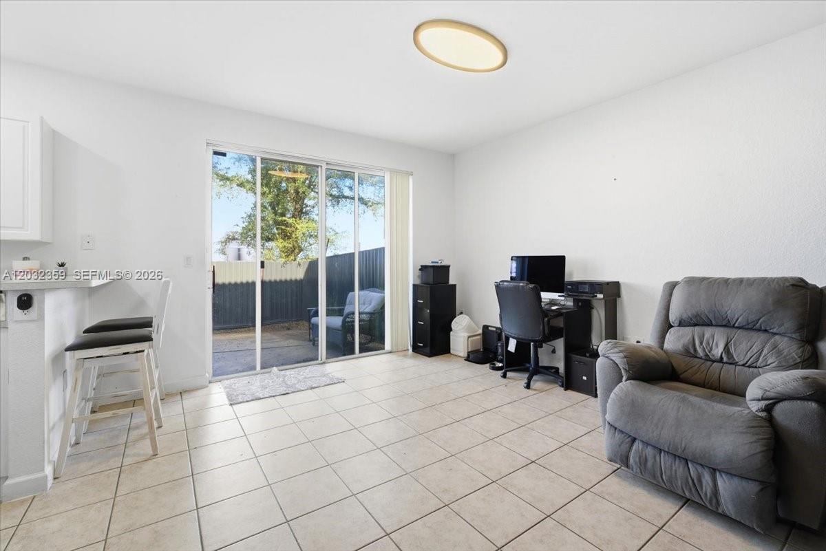 AB AT TAMIAMI TRAIL PHASE - Residential