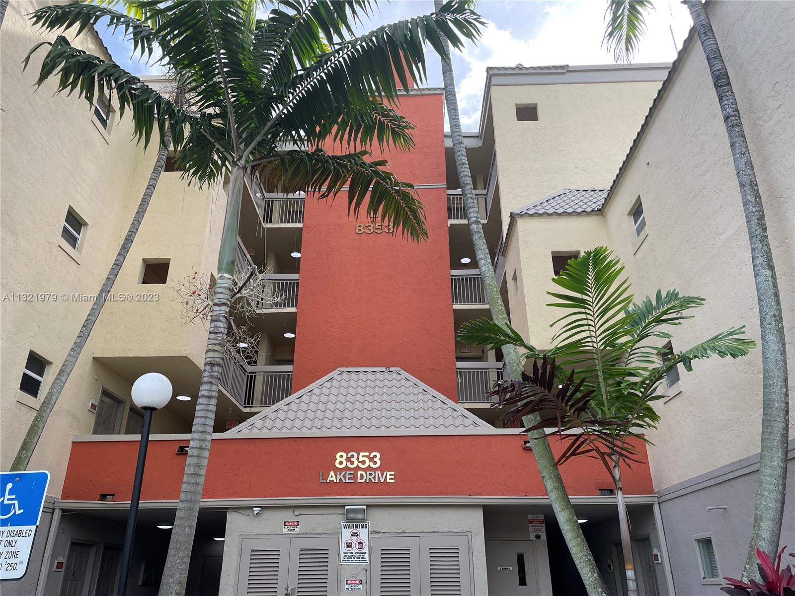 LAS VISTAS AT DORAL CONDO - Residential
