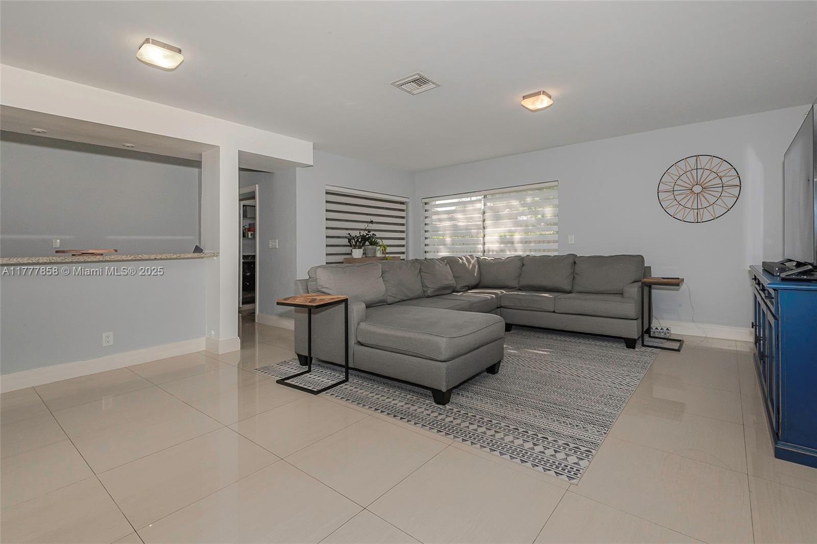 LAKEVIEW COURTS - Residential