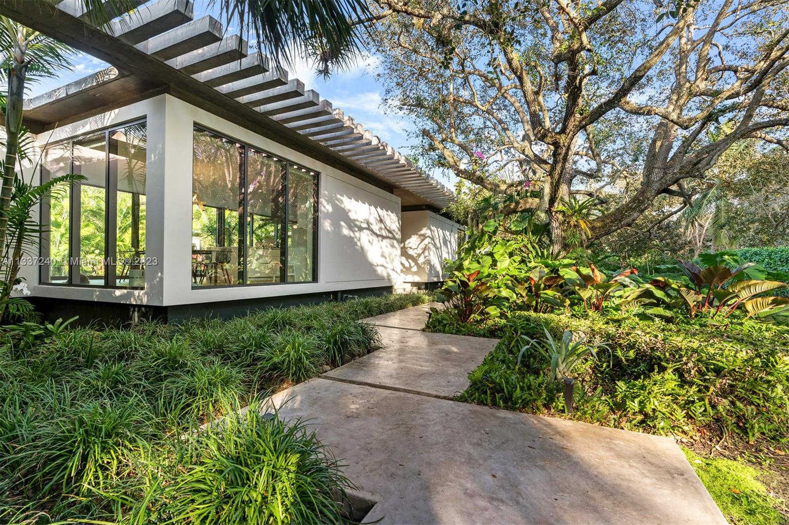 PINE TREE ESTATES - Residential