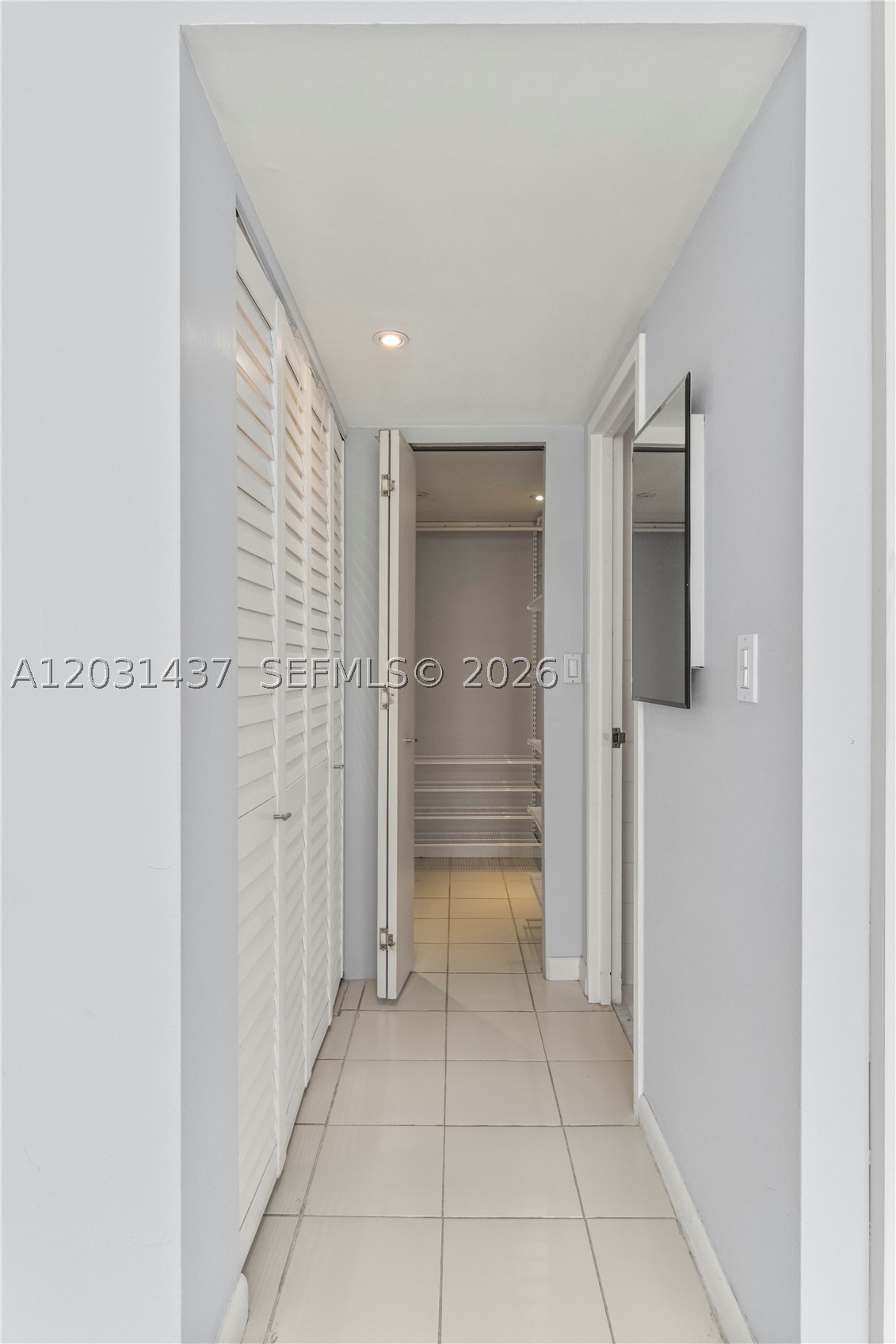 BAYSHORE PLACE CONDO - Residential