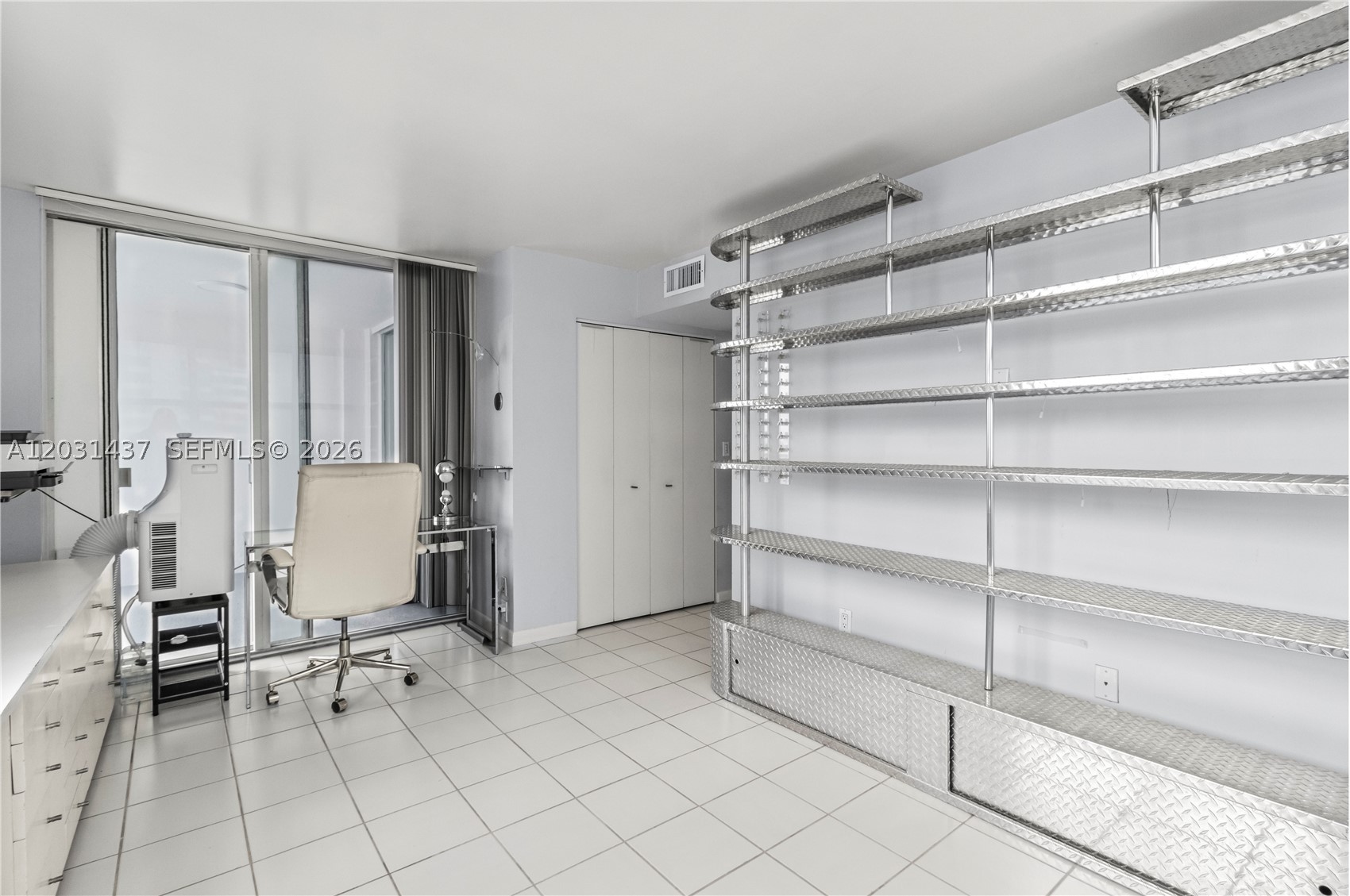 BAYSHORE PLACE CONDO - Residential