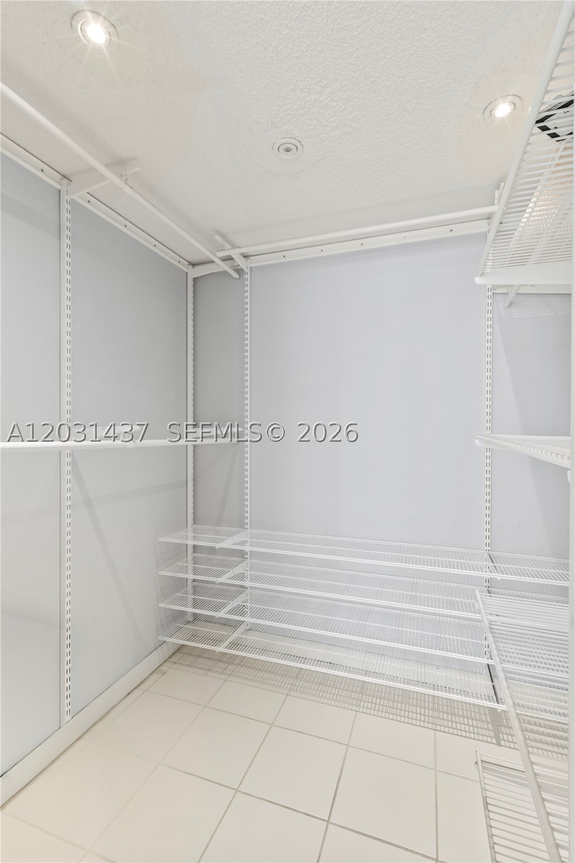 BAYSHORE PLACE CONDO - Residential