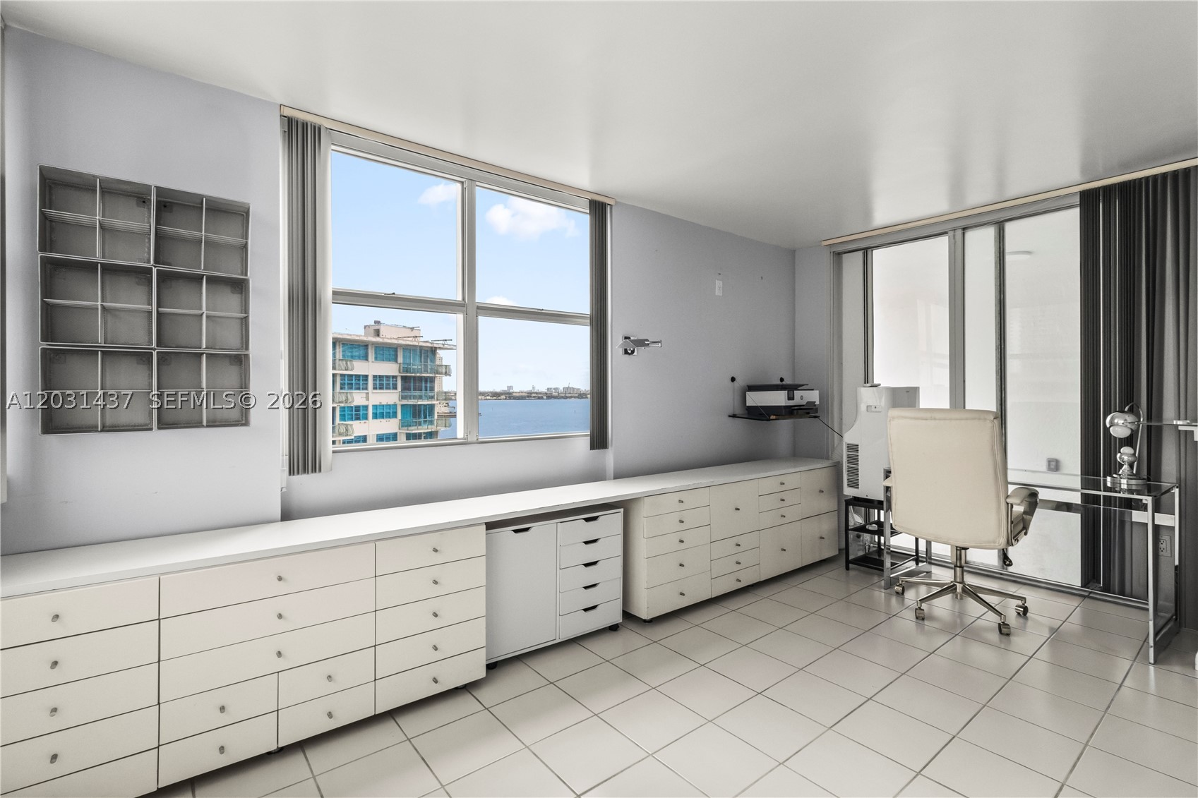 BAYSHORE PLACE CONDO - Residential