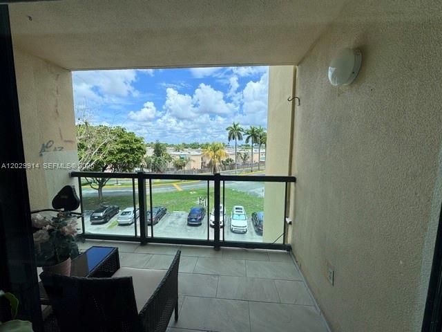 INTERNATIONAL PARK I COND - Residential