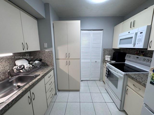 INTERNATIONAL PARK I COND - Residential