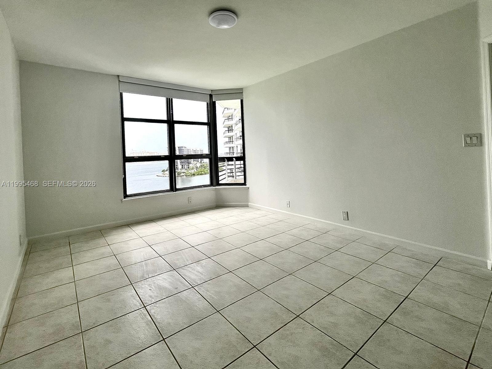 MYSTIC POINTE TOWER 500 C - Residential