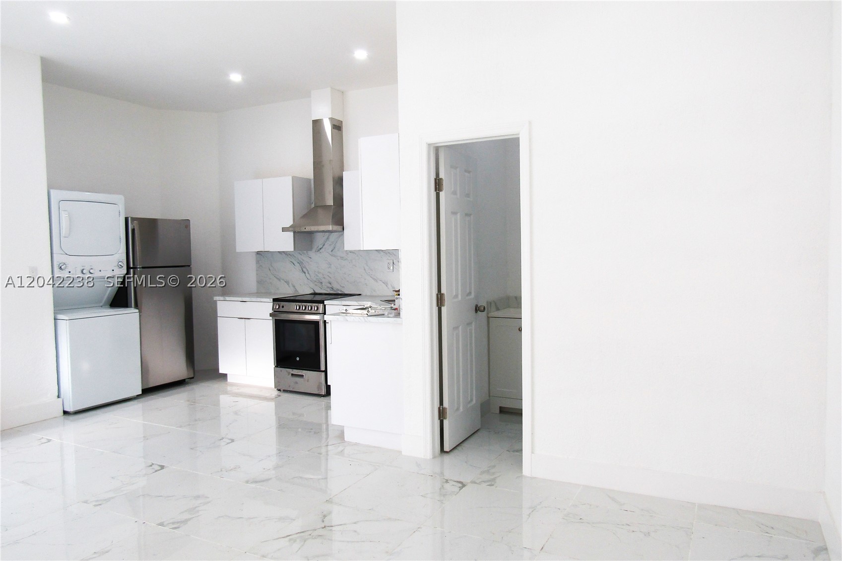 SOUTH POINT - Residential Lease