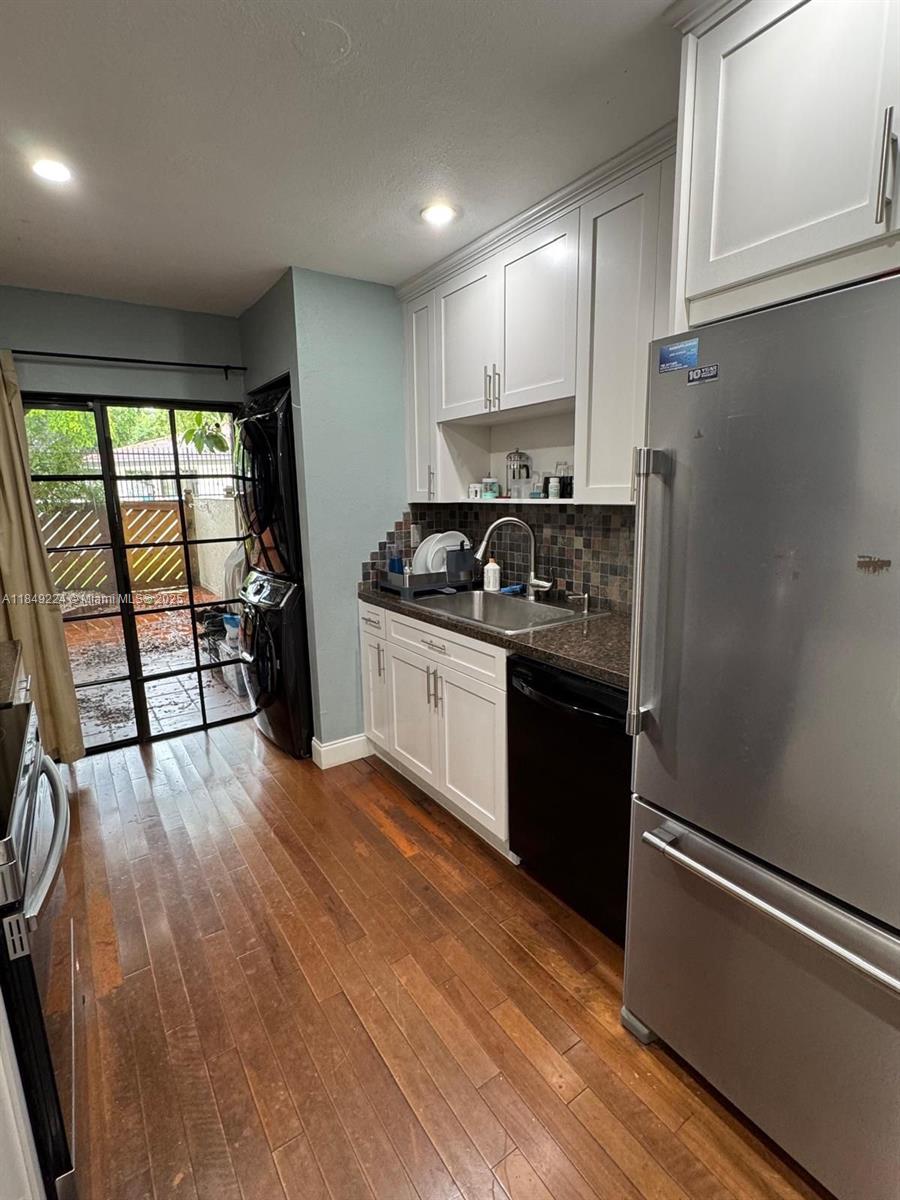 KENLAND COURT - Residential Lease
