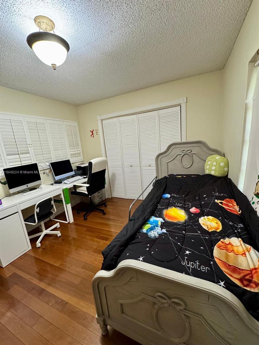 KENLAND COURT - Residential Lease