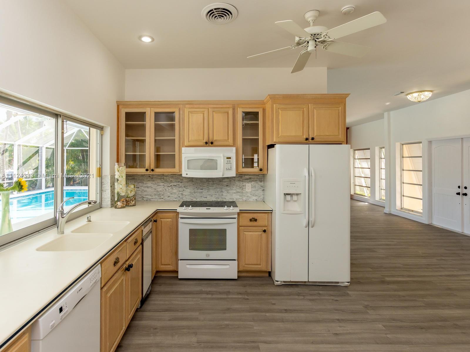 CORAL BAY SEC C - Residential Lease