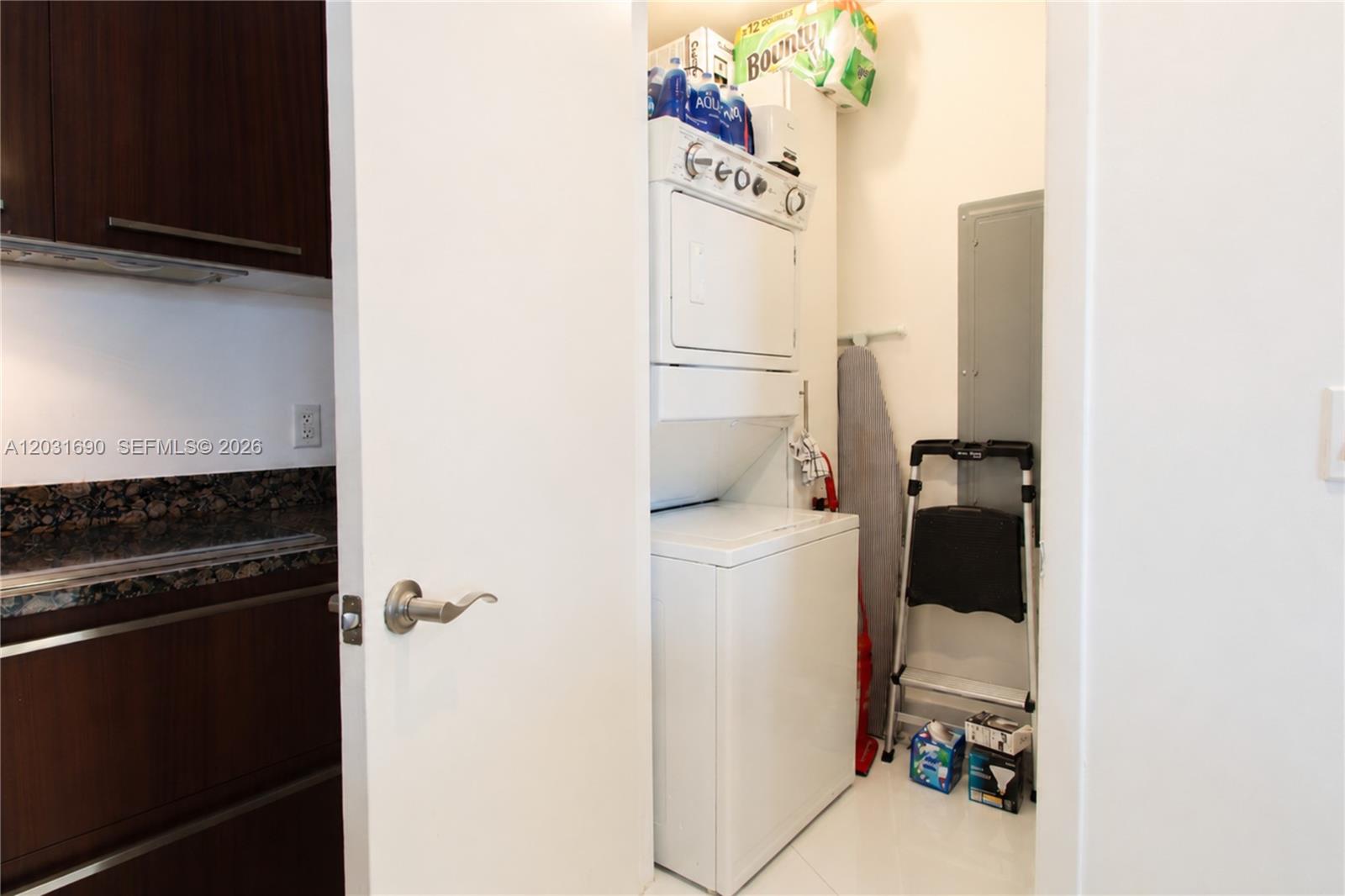 TDR TOWER III CONDO - Residential