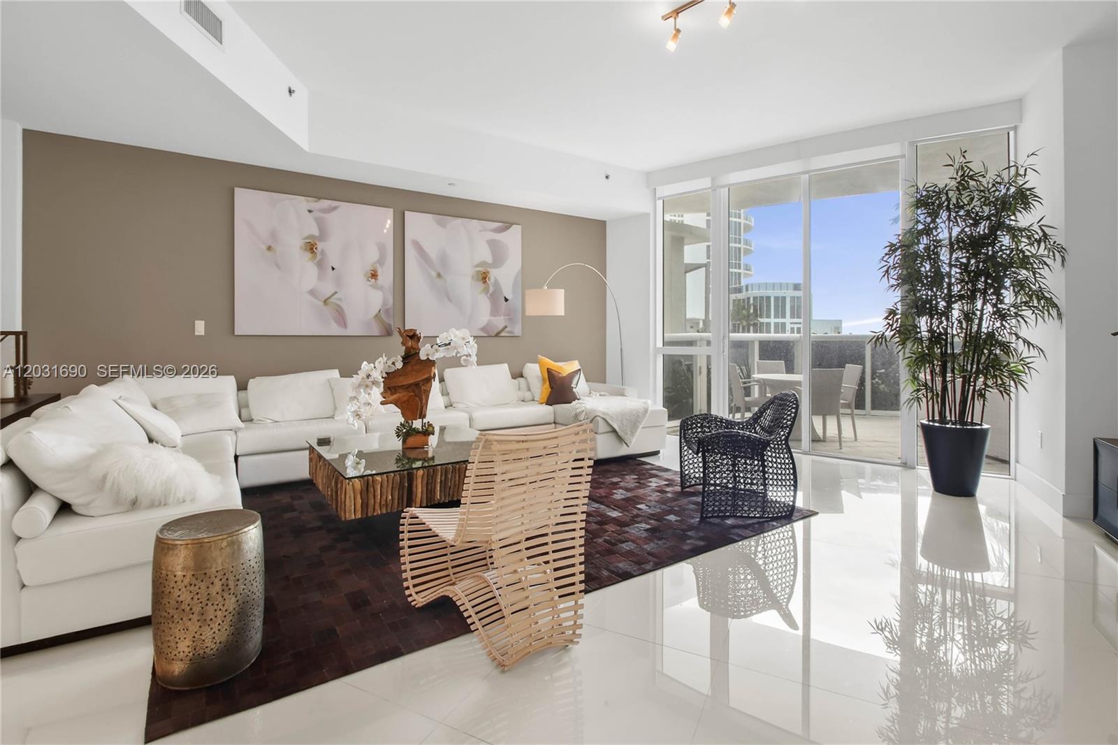 TDR TOWER III CONDO - Residential