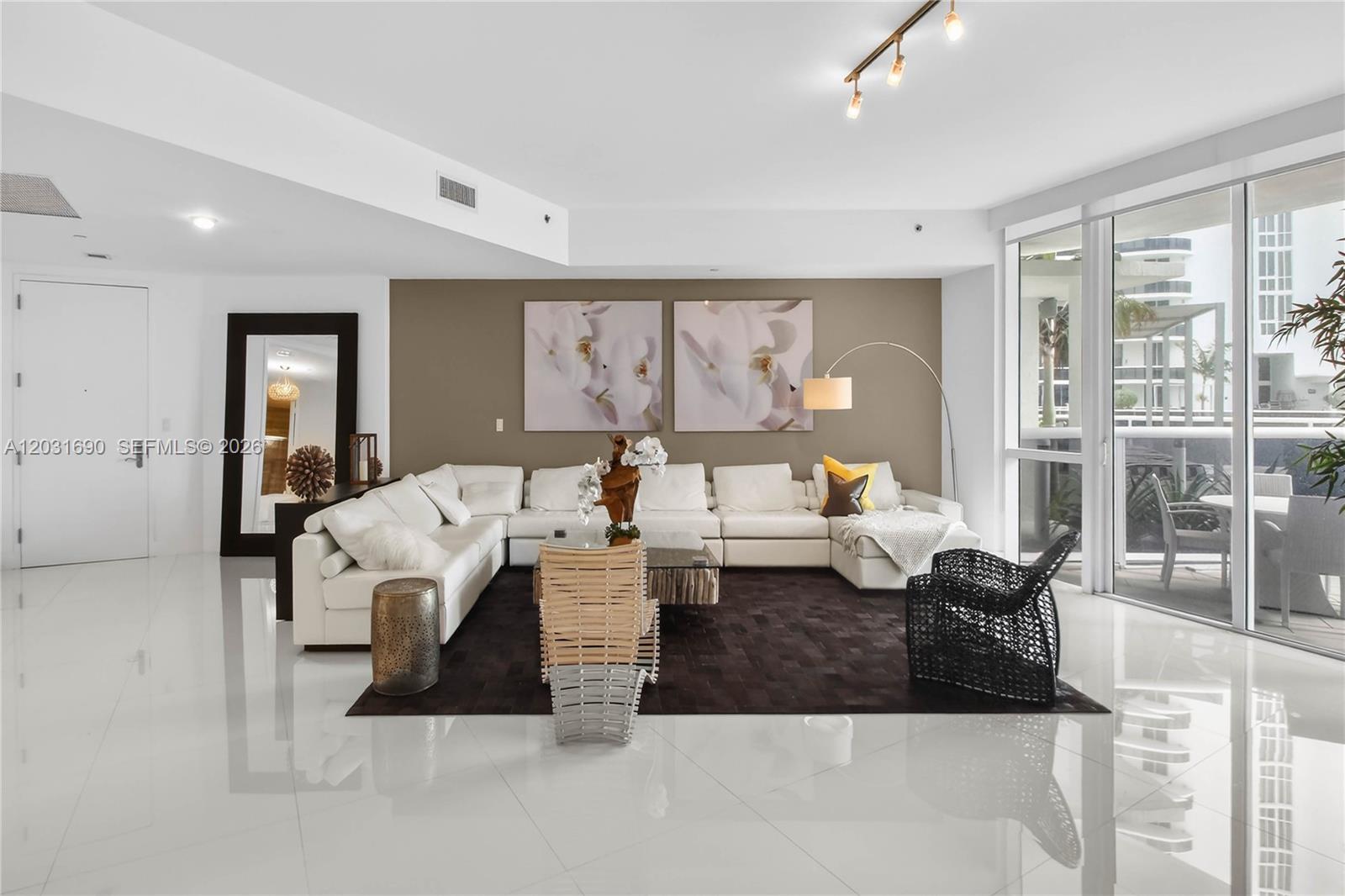 TDR TOWER III CONDO - Residential
