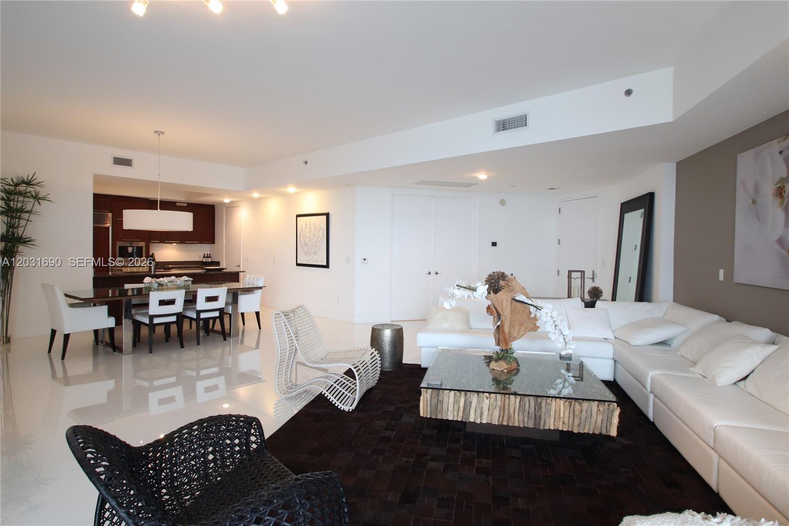 TDR TOWER III CONDO - Residential