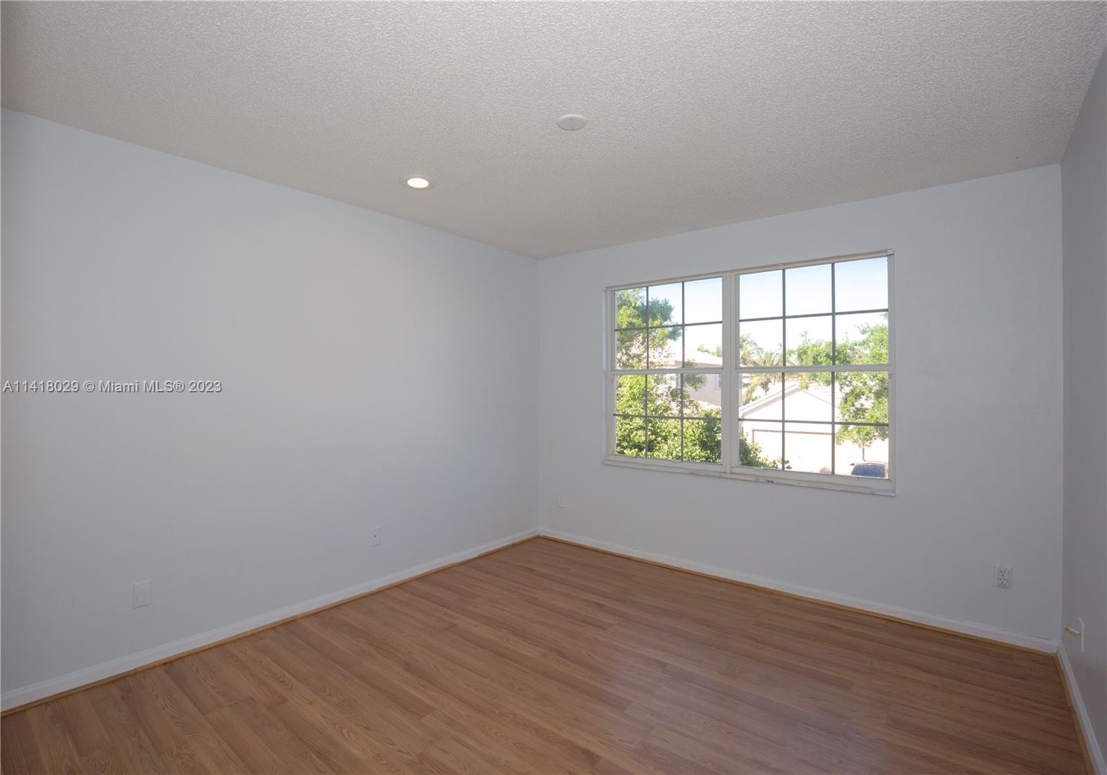SILVER LAKES PHASE III RE - Residential Lease