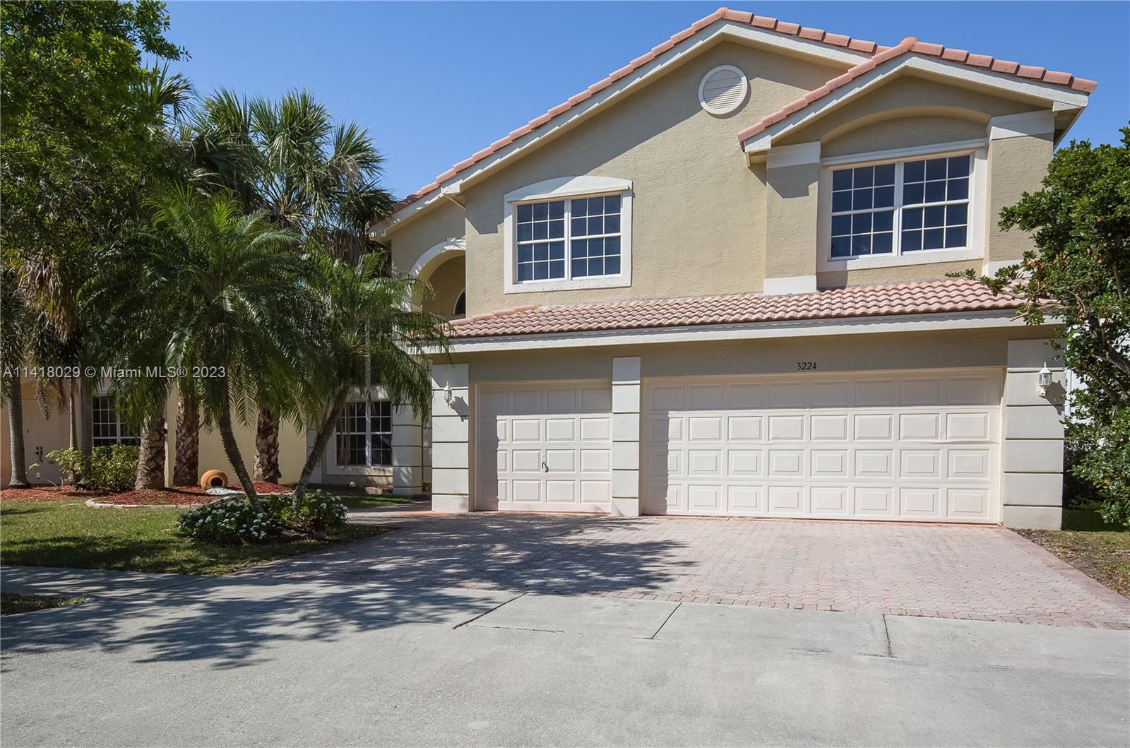Don’t miss this beautiful home for rent in Silver Lakes. The kitchen features granite countertops, stainless steel appliances. Large bedrooms, roman tube in master bathroom. Upgrades throughout the home. 1 bedroom on first floor. Vaulted ceiling’s, Enclosed patio with wet bar for entertaining guest. Beautiful lake side views. Close to A+ schools and great parks.