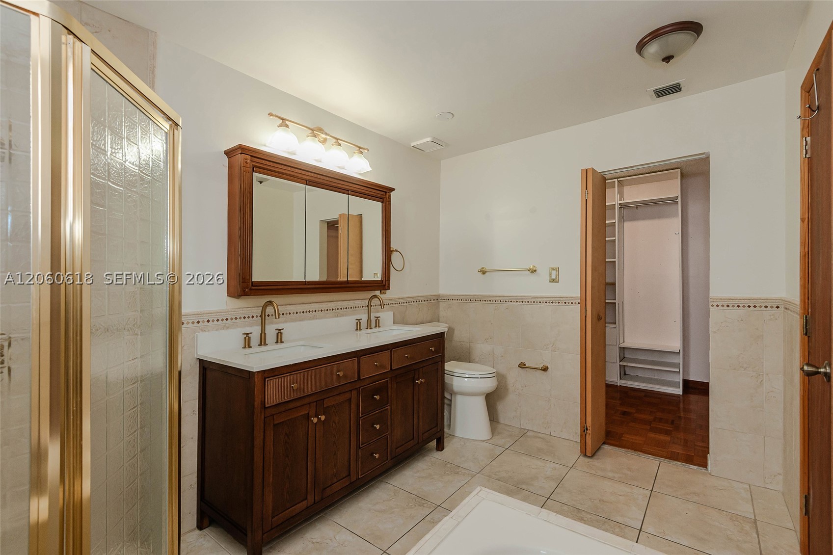 WOODS LAKE - Residential