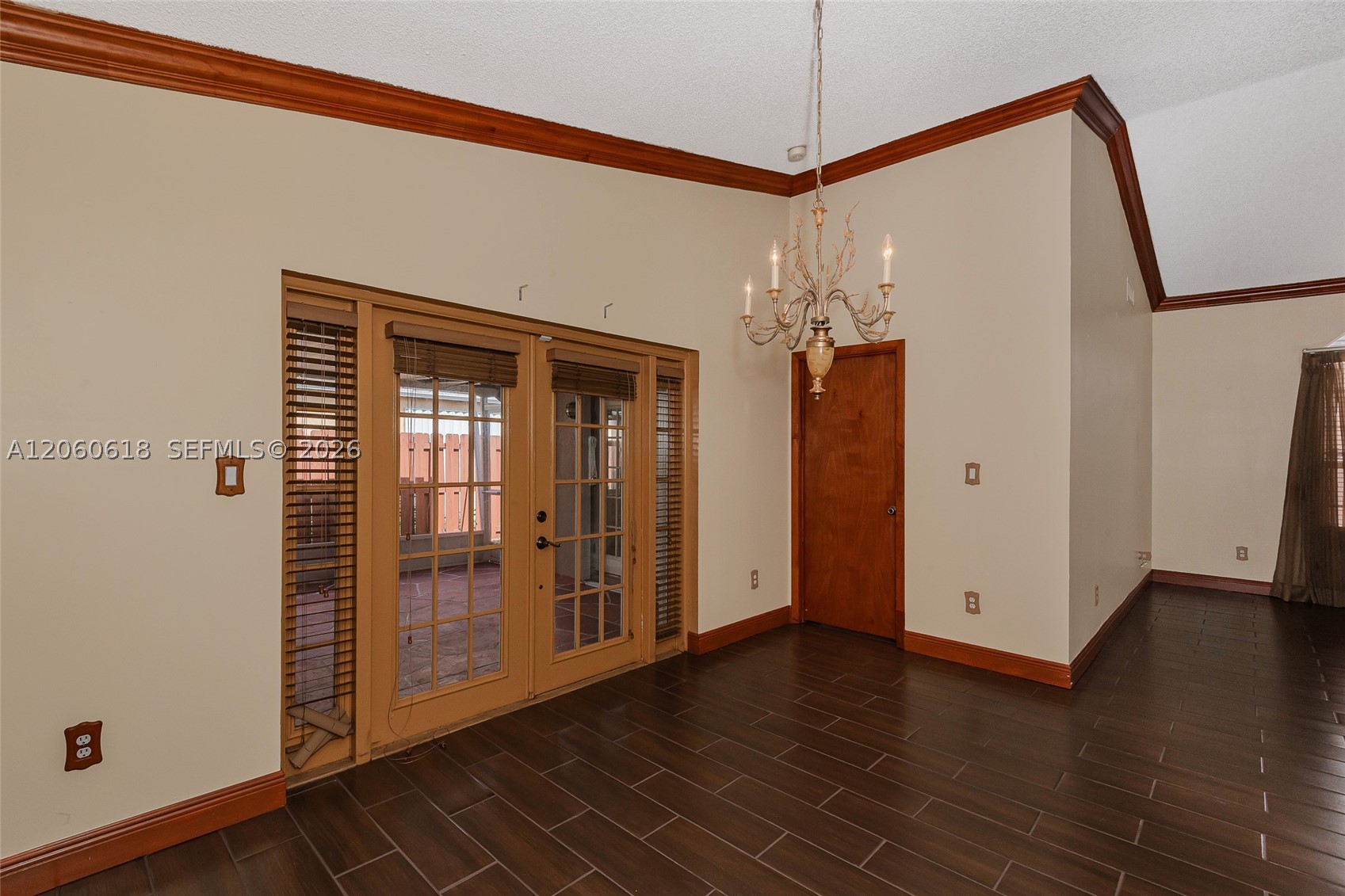 WOODS LAKE - Residential