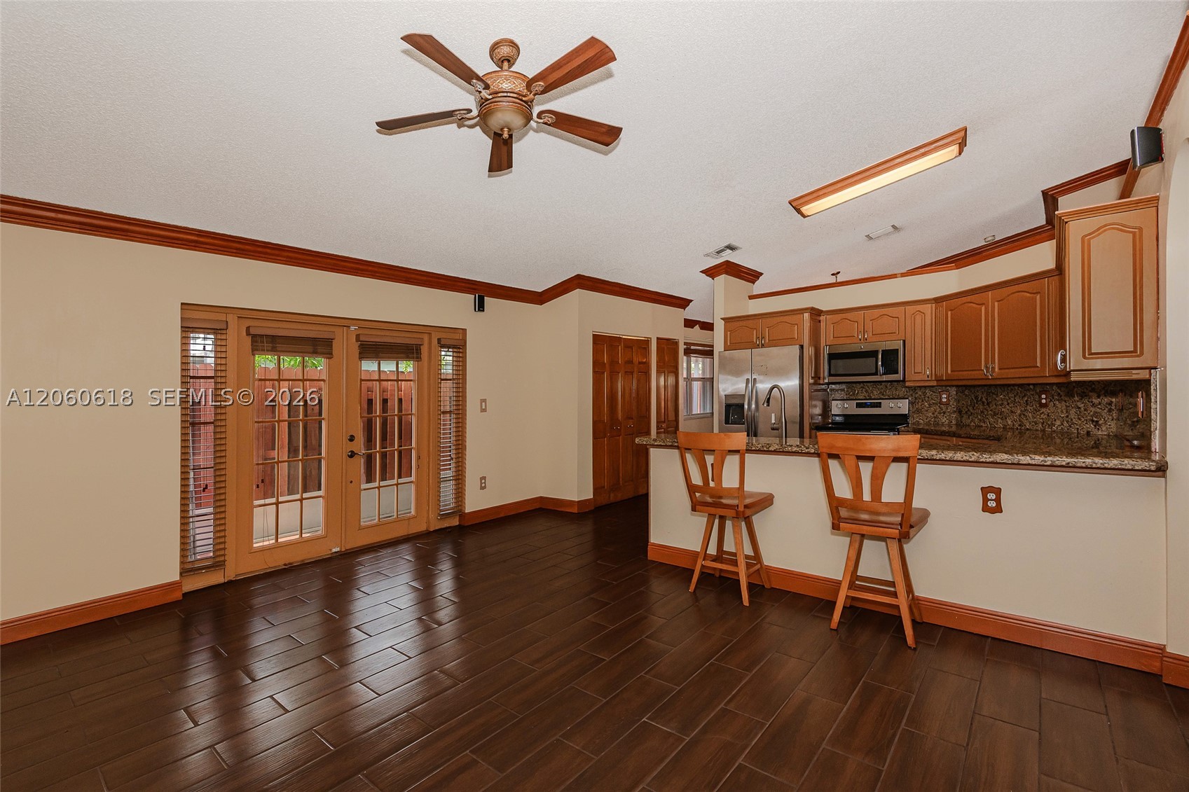 WOODS LAKE - Residential