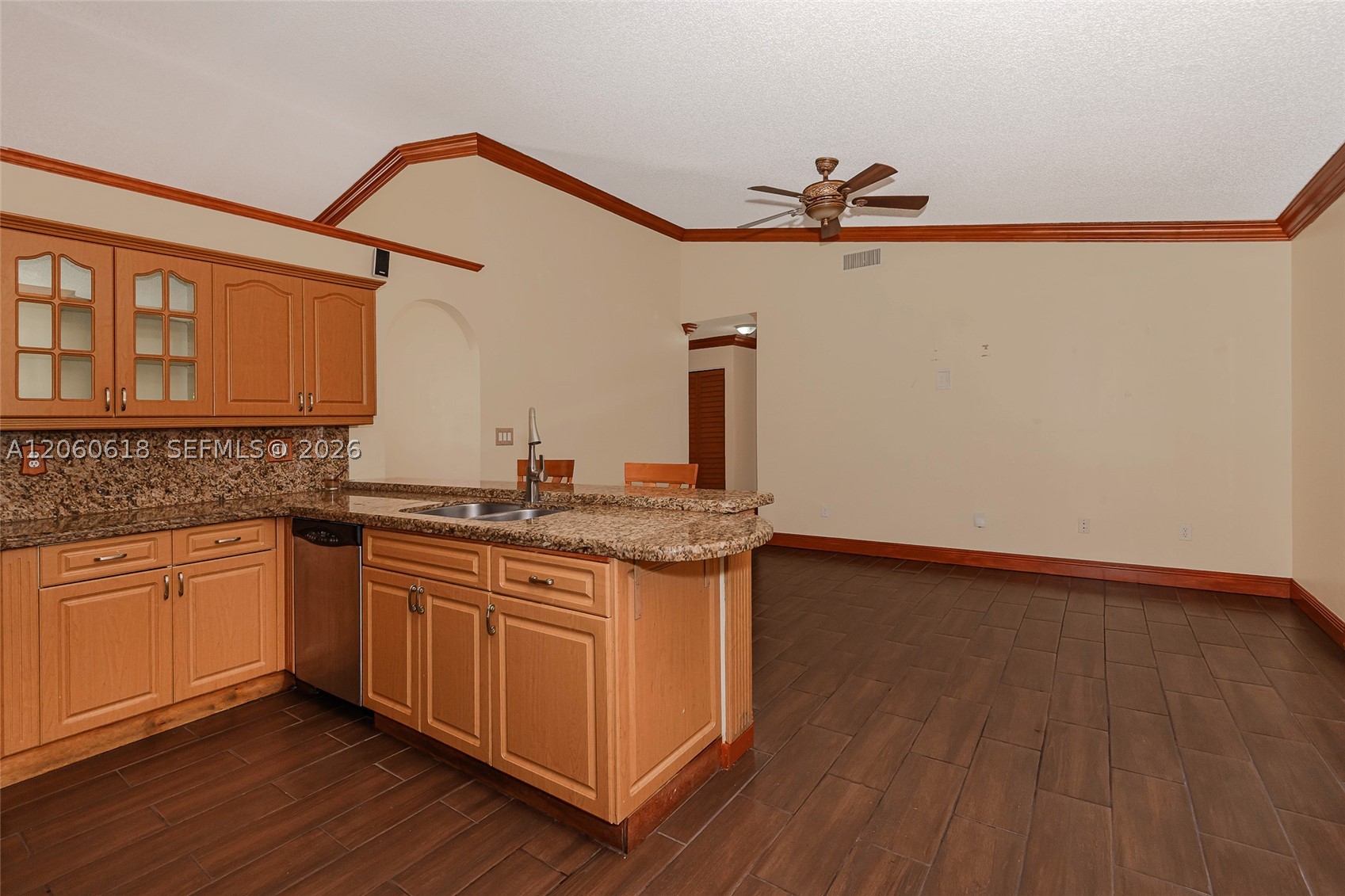 WOODS LAKE - Residential