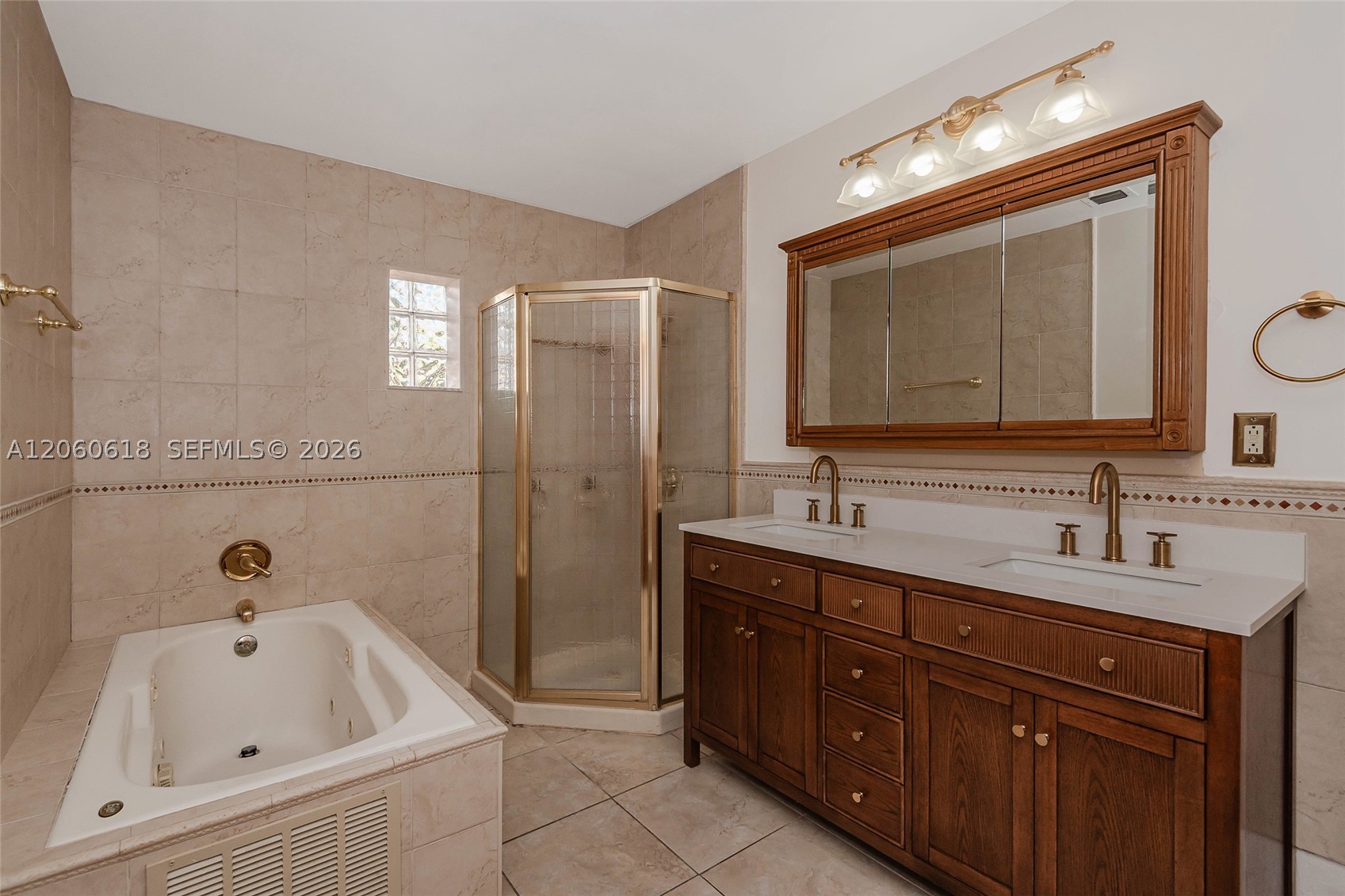 WOODS LAKE - Residential