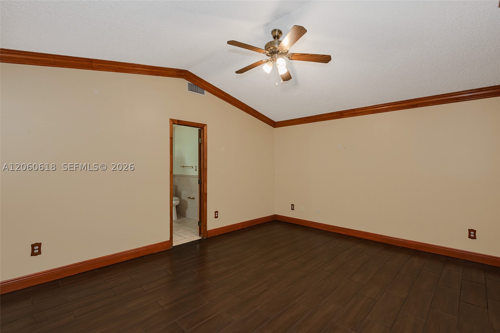 WOODS LAKE - Residential