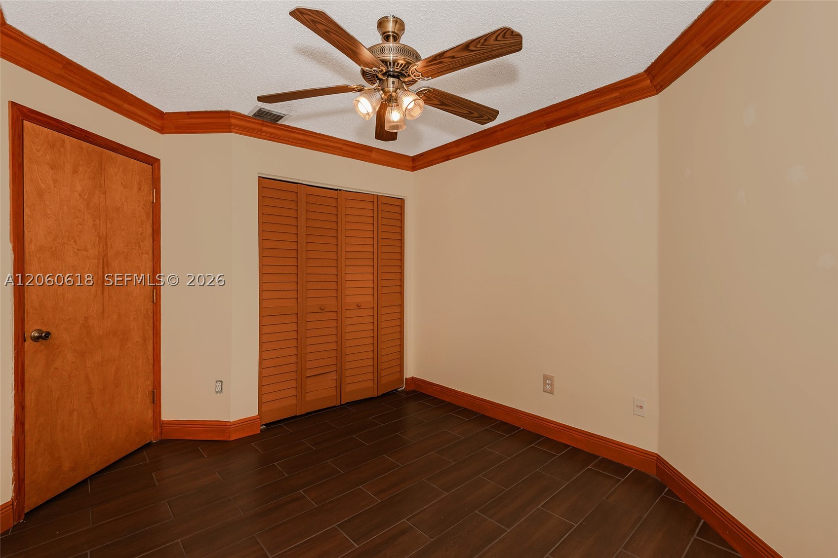 WOODS LAKE - Residential