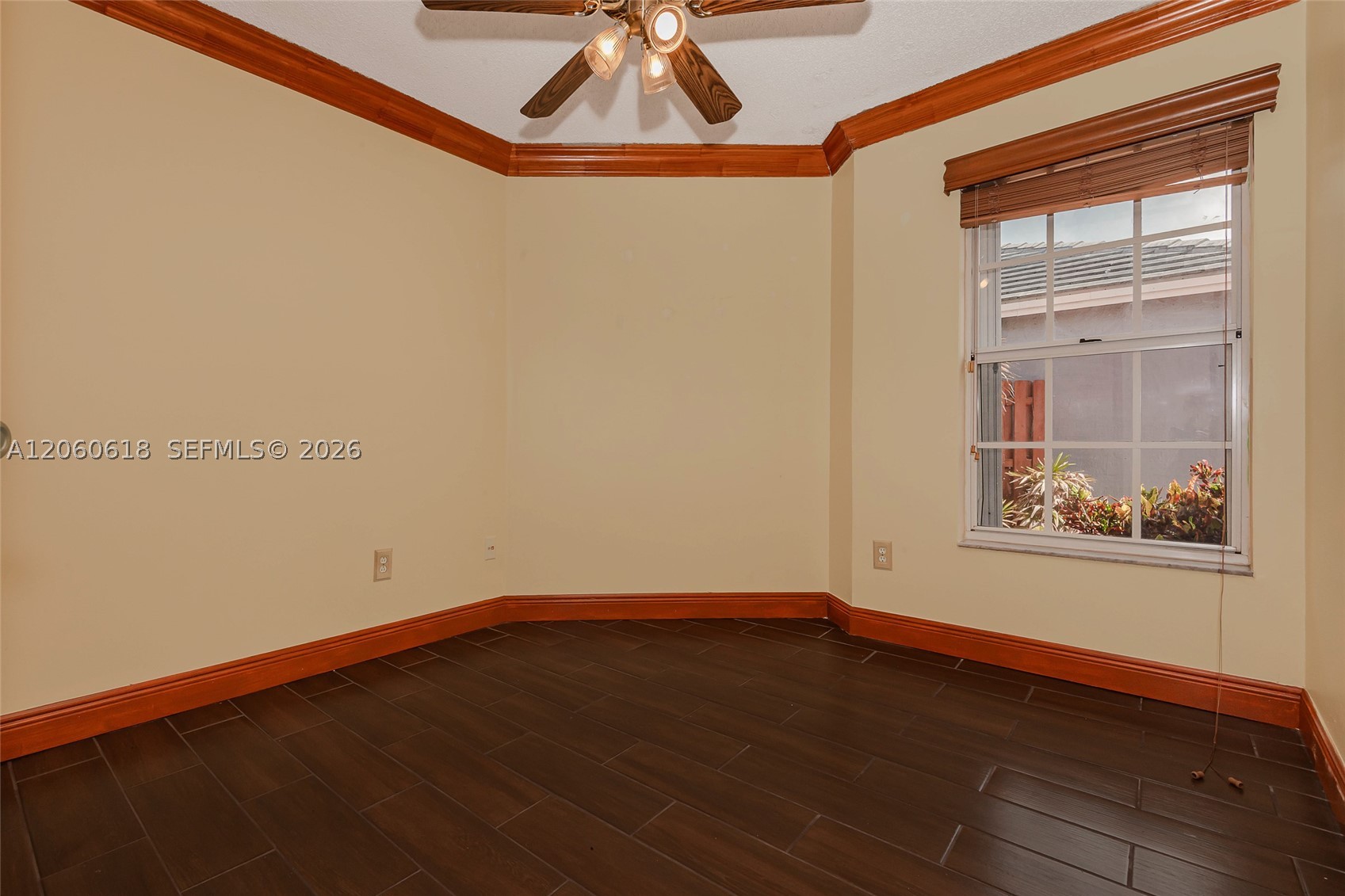 WOODS LAKE - Residential