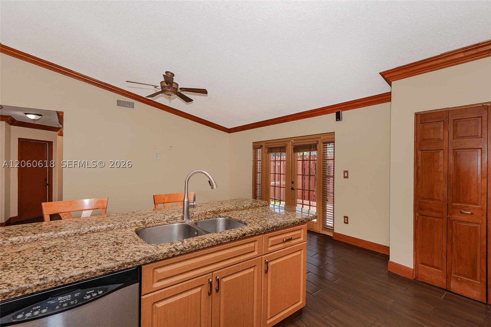 WOODS LAKE - Residential