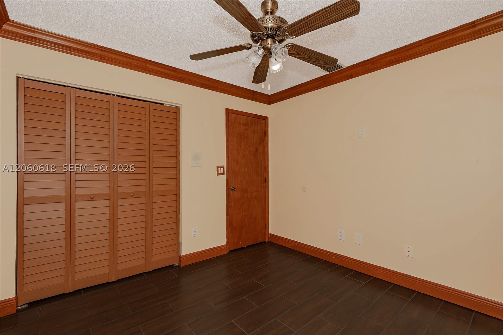 WOODS LAKE - Residential