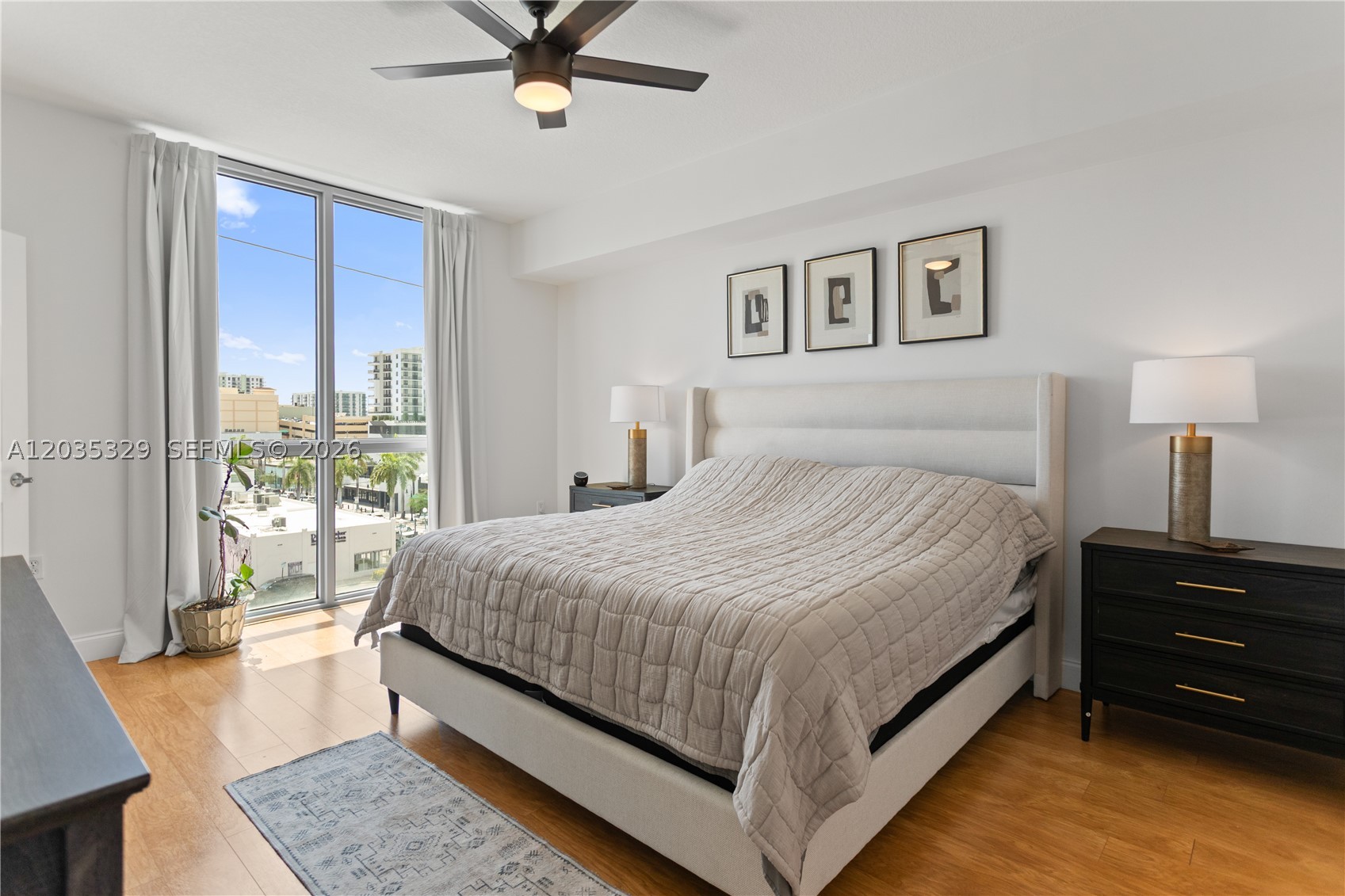 Hollywood Station - Residential
