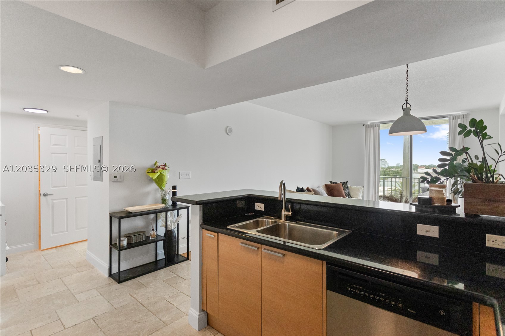 Hollywood Station - Residential