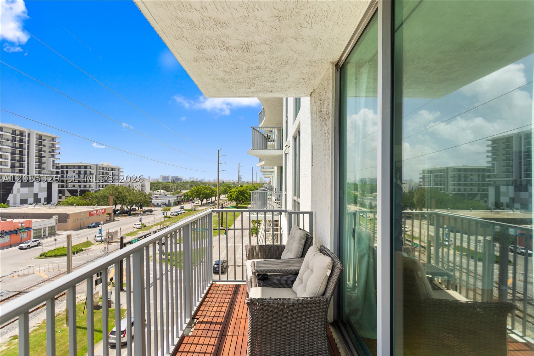 Hollywood Station - Residential