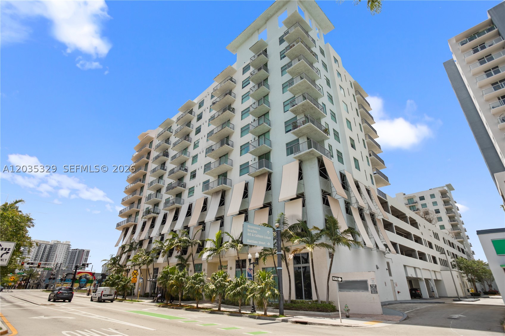 Hollywood Station - Residential