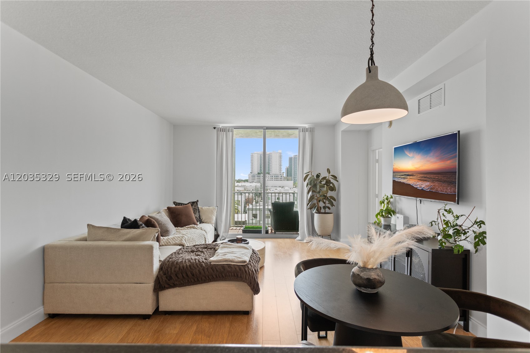 Hollywood Station - Residential