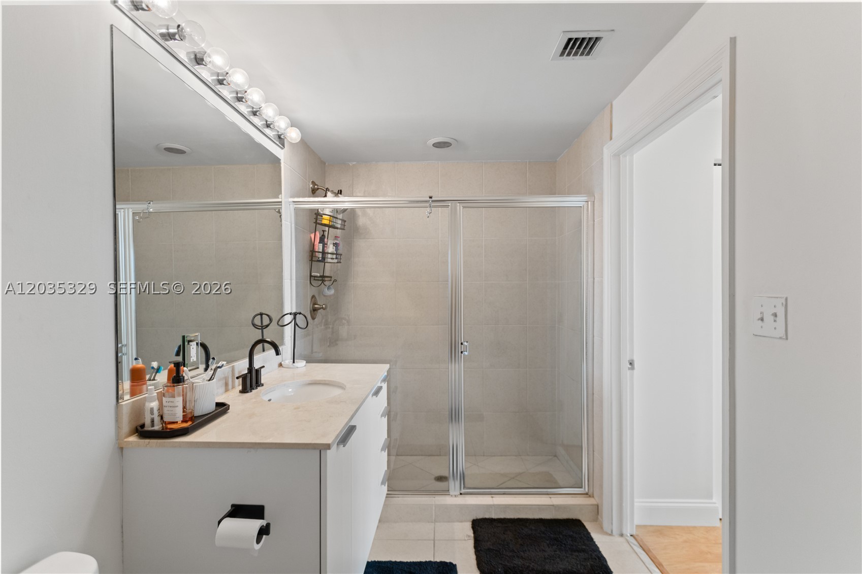 Hollywood Station - Residential