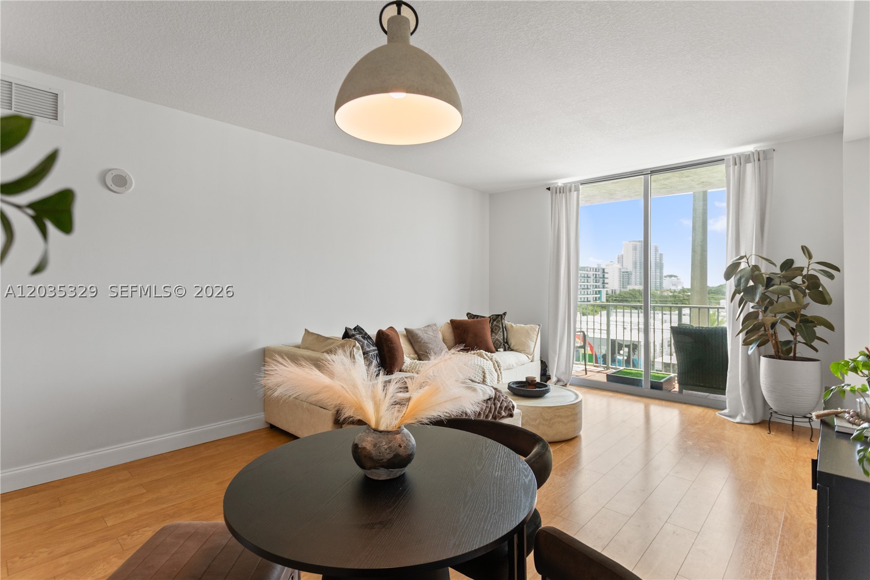 Hollywood Station - Residential