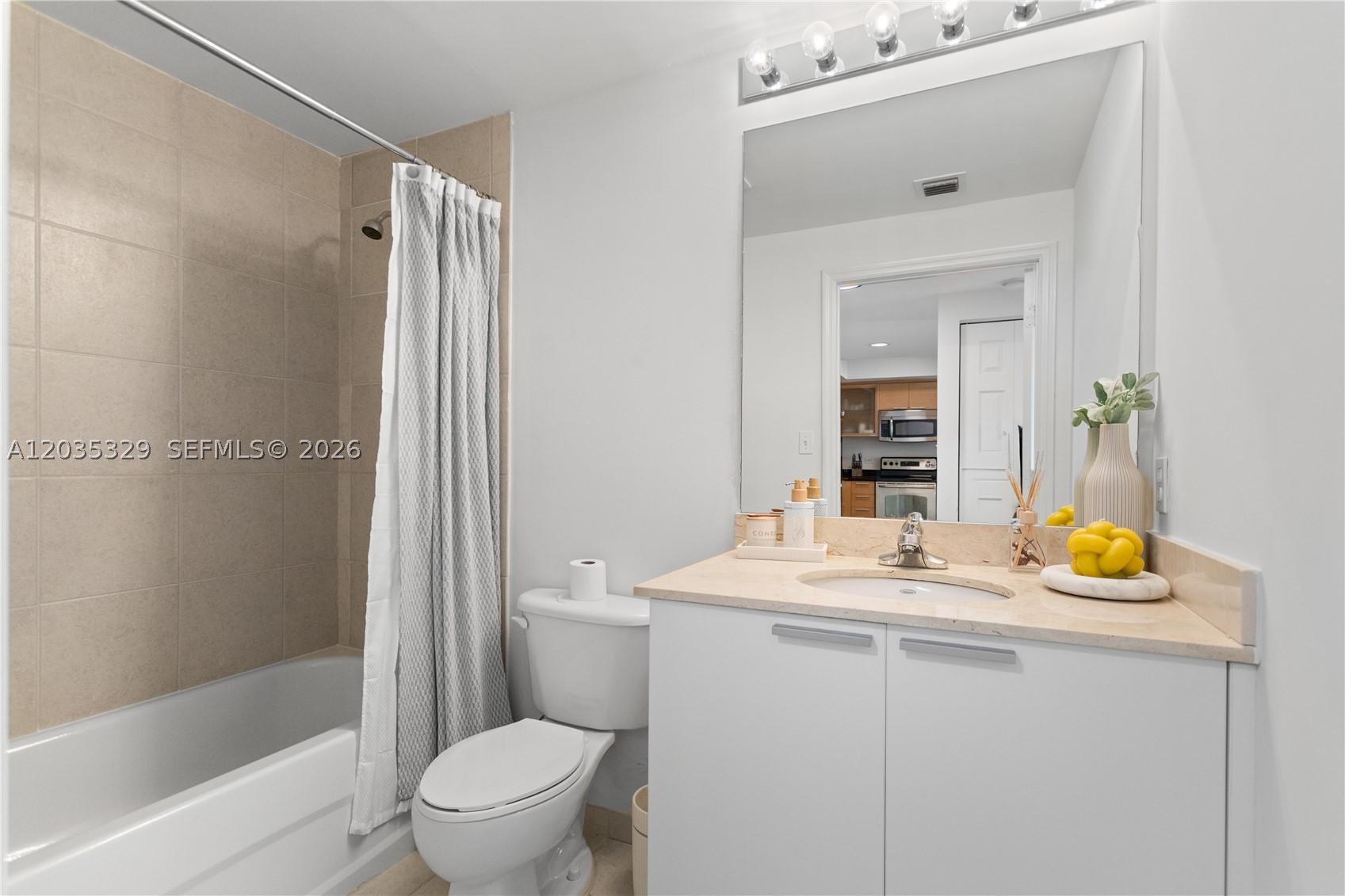 Hollywood Station - Residential