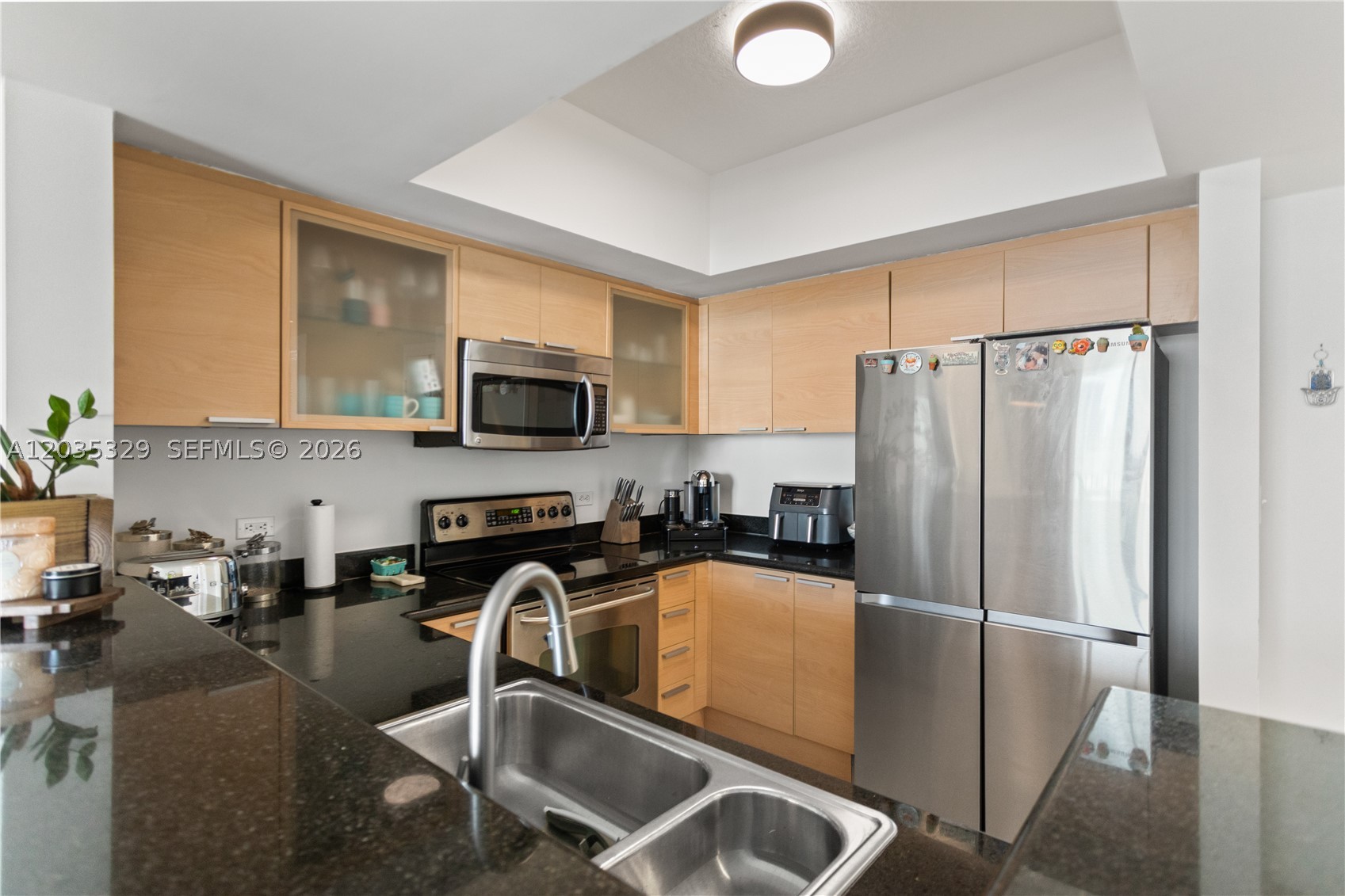 Hollywood Station - Residential